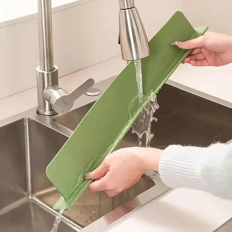 Silicone Sink Splash Guard – Flexible Water Splash Stopper